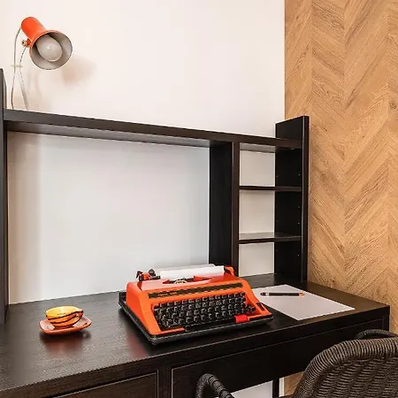 Then & Now Apartment *