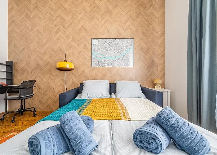 Then & Now Apartment *